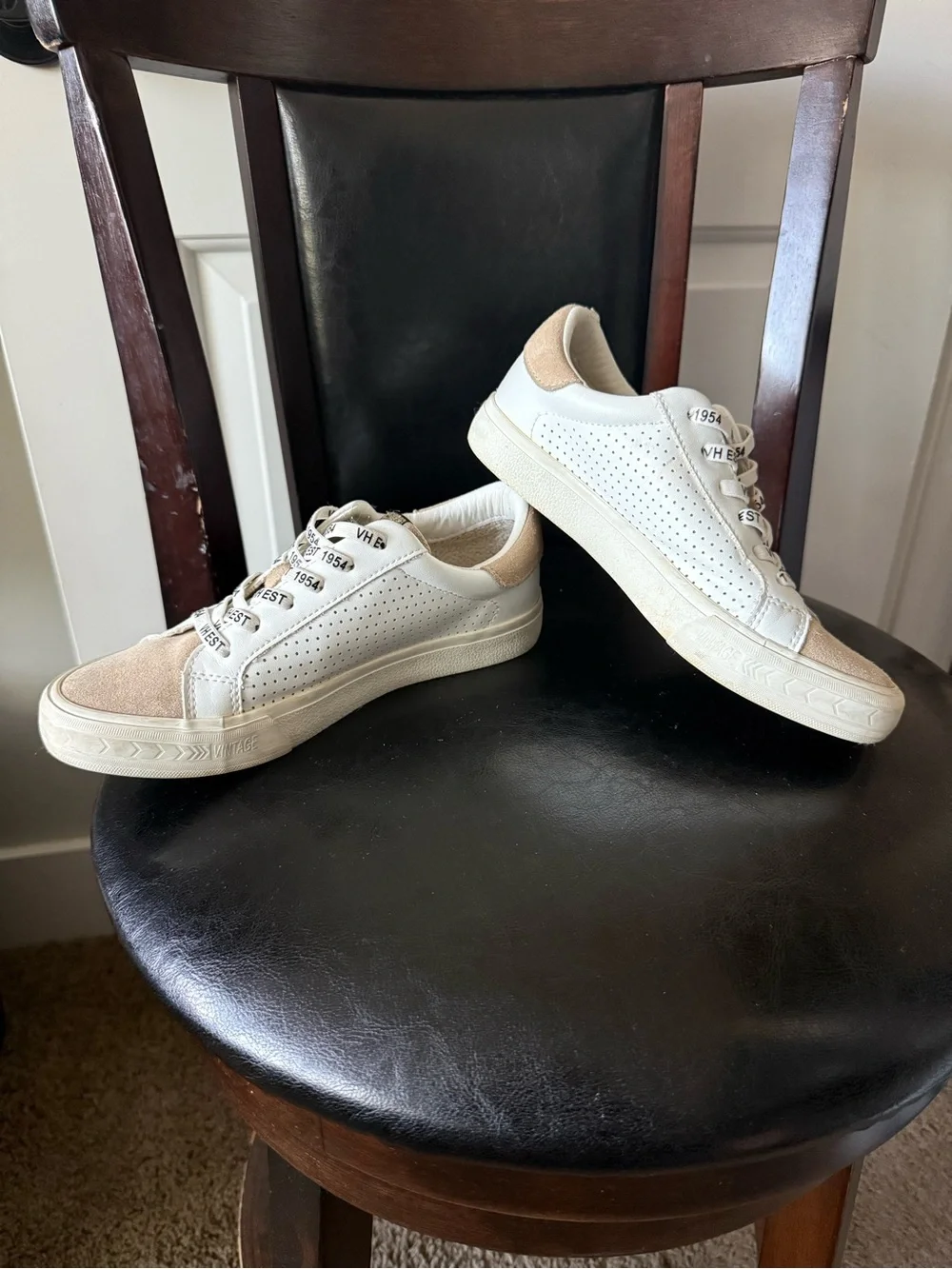 Vintage Havana White Leather Sneakers with Beige Suede Accents